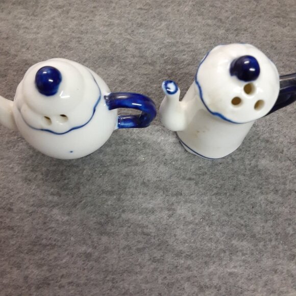 Mini White/Cobalt Blue Salt/Pepper Shakers 2x1.75" Stopper Dutch/Delftware Style - Picture 4 of 7